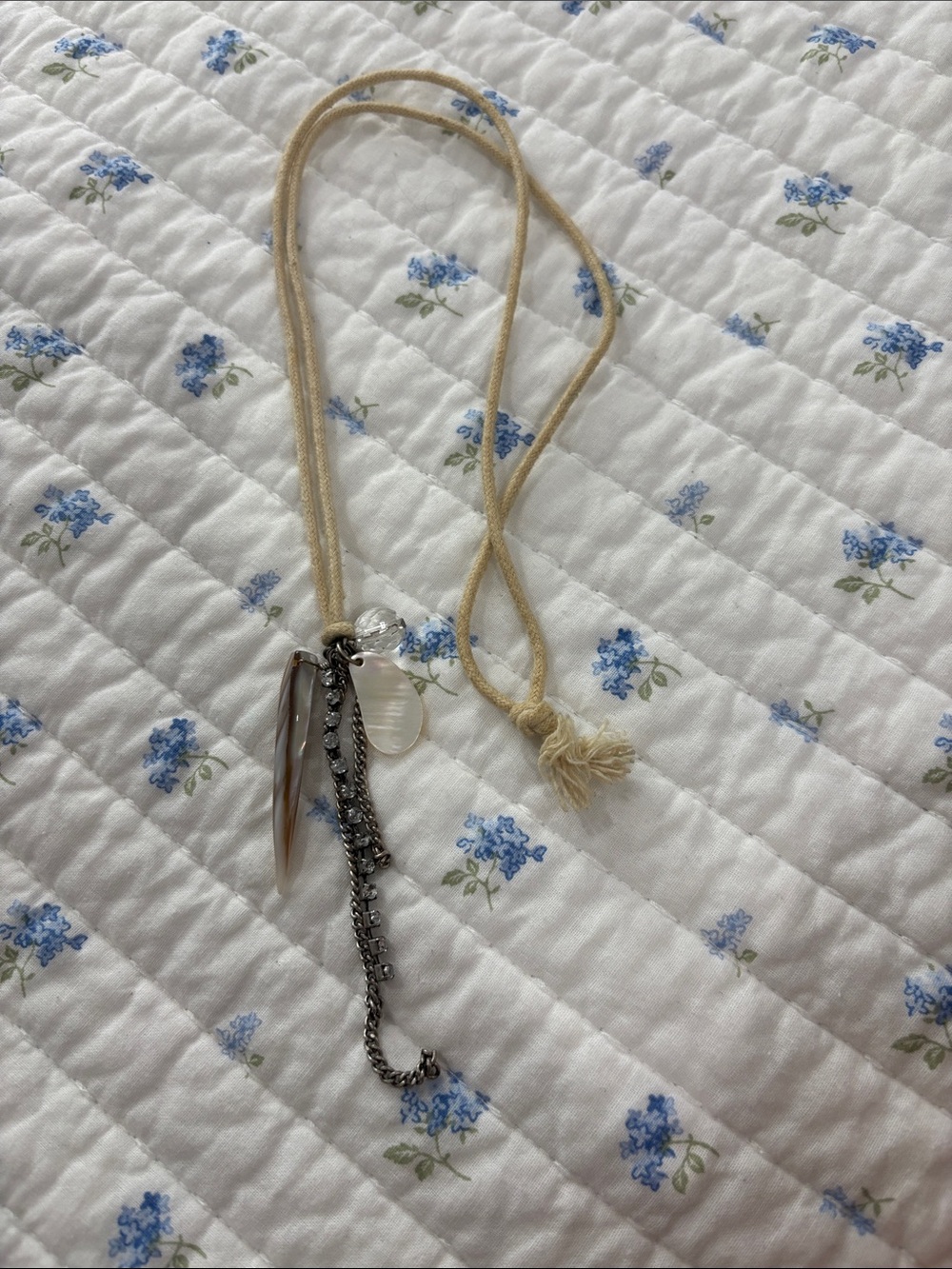 Beige Rope Pendant Necklace with Shell and Chain Accents